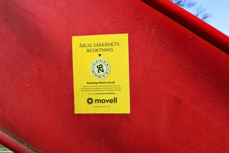 movell-sakerhetsbesiktning-dekal-lekplatser-och-sportanlaggningar